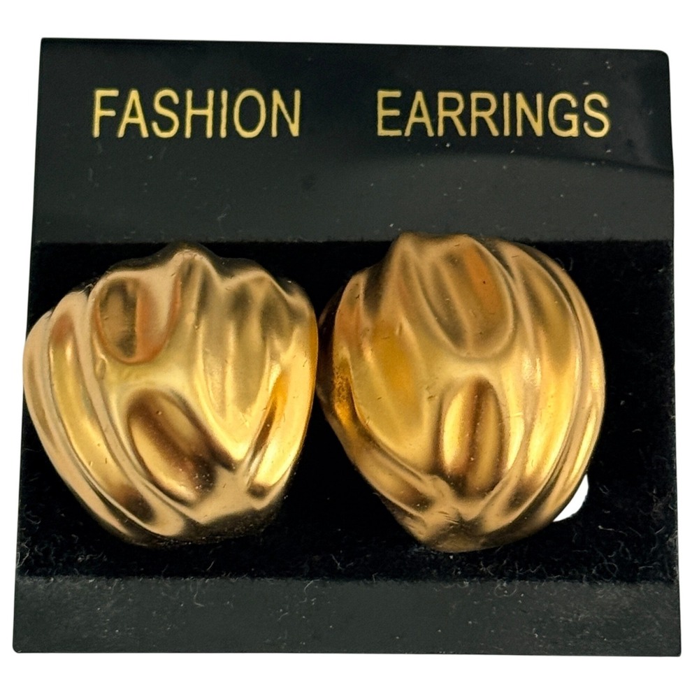 Vintage Unbranded Chunky Ripple Dome Clip On Earrings Gold Tone 0.75in Women